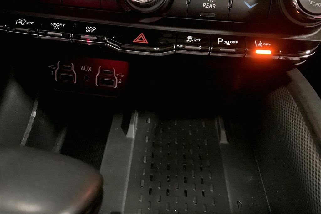 Used 2025 Dodge Durango GT image 32