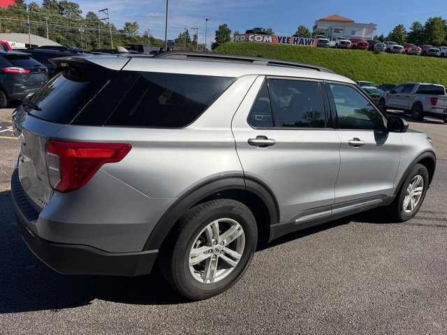 Certified 2024 Ford Explorer XLT w/ Equipment Group 202A AWD/4WD image 8