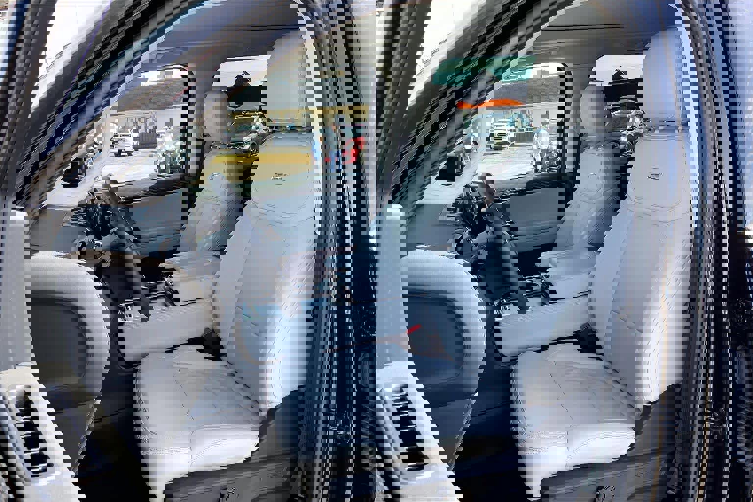 Certified 2025 Ford Expedition Platinum image 10