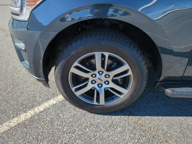 Certified 2024 Ford Expedition XLT RWD image 11