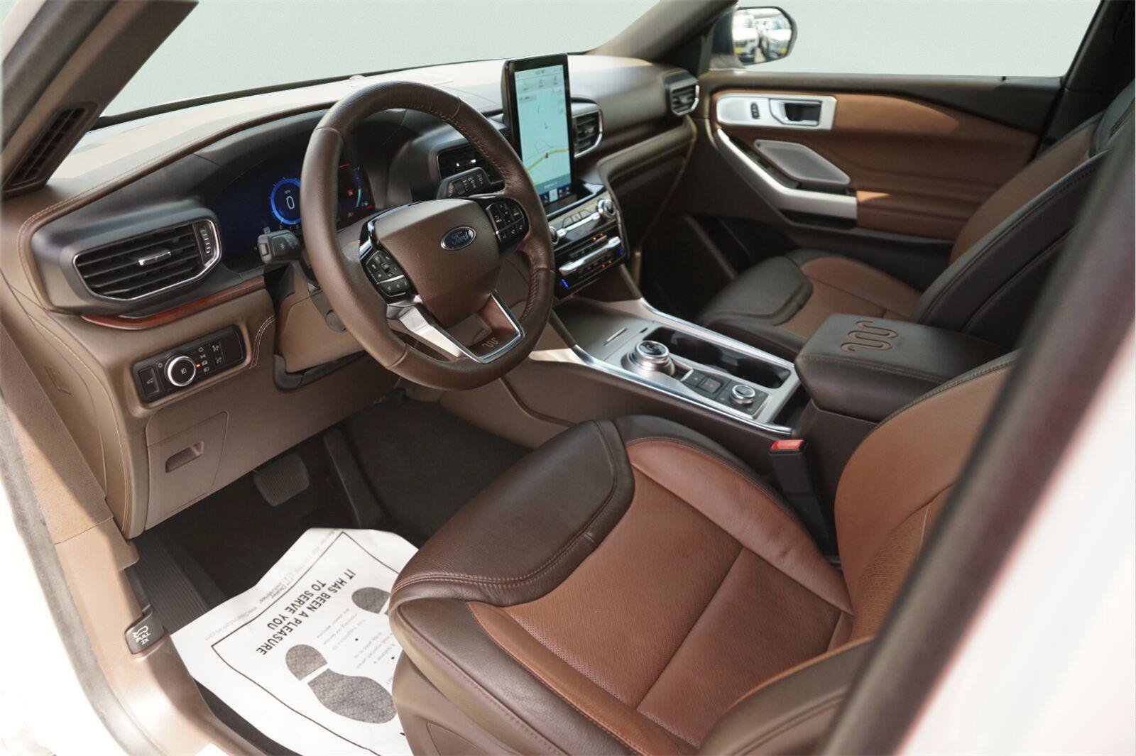 Certified 2023 Ford Explorer King Ranch w/ Technology Package AWD/4WD image 8