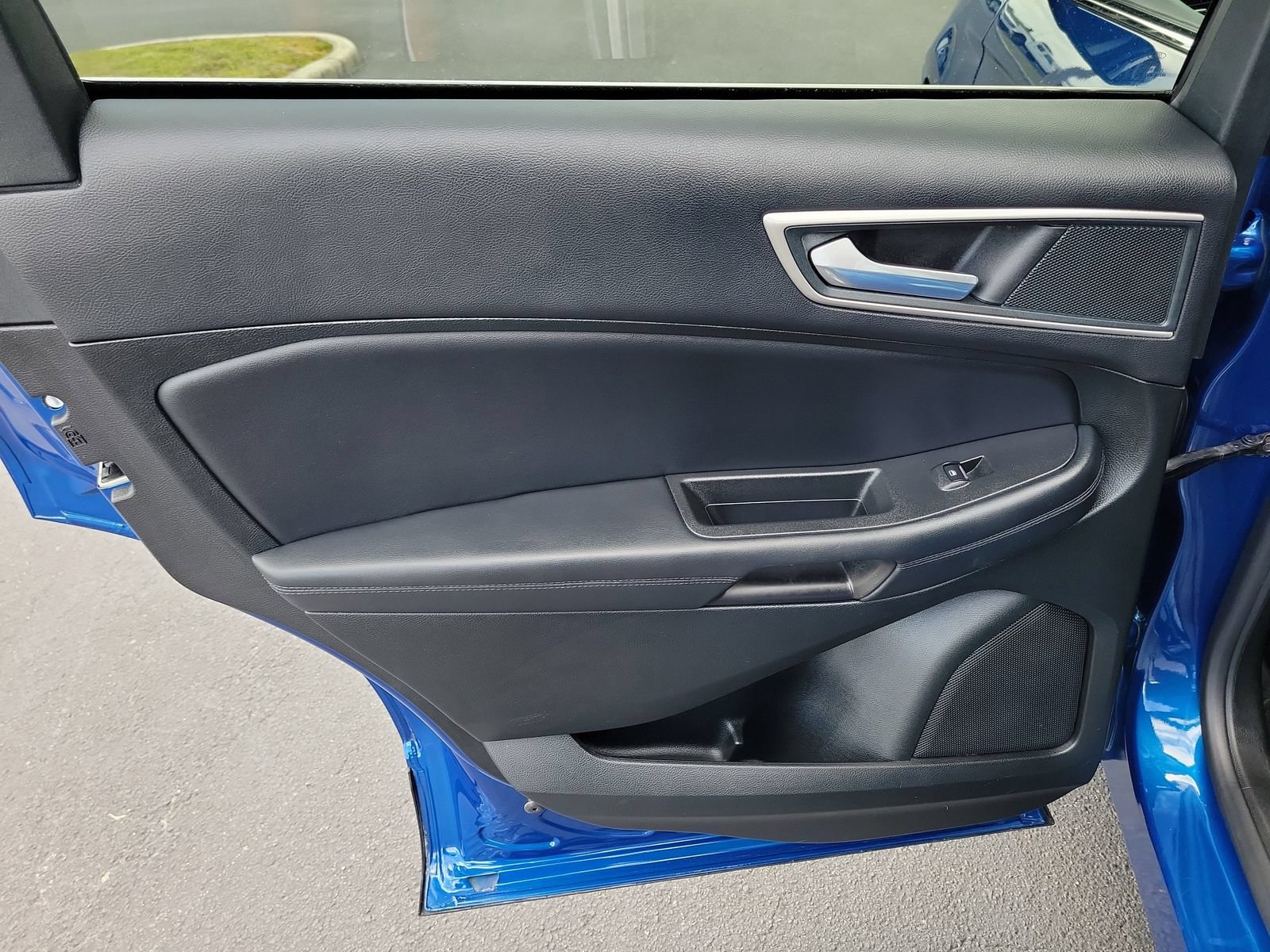 Certified 2024 Ford Edge SEL AWD/4WD image 9