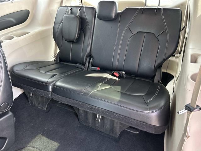 Used 2022 Chrysler Pacifica Touring-L FWD image 23