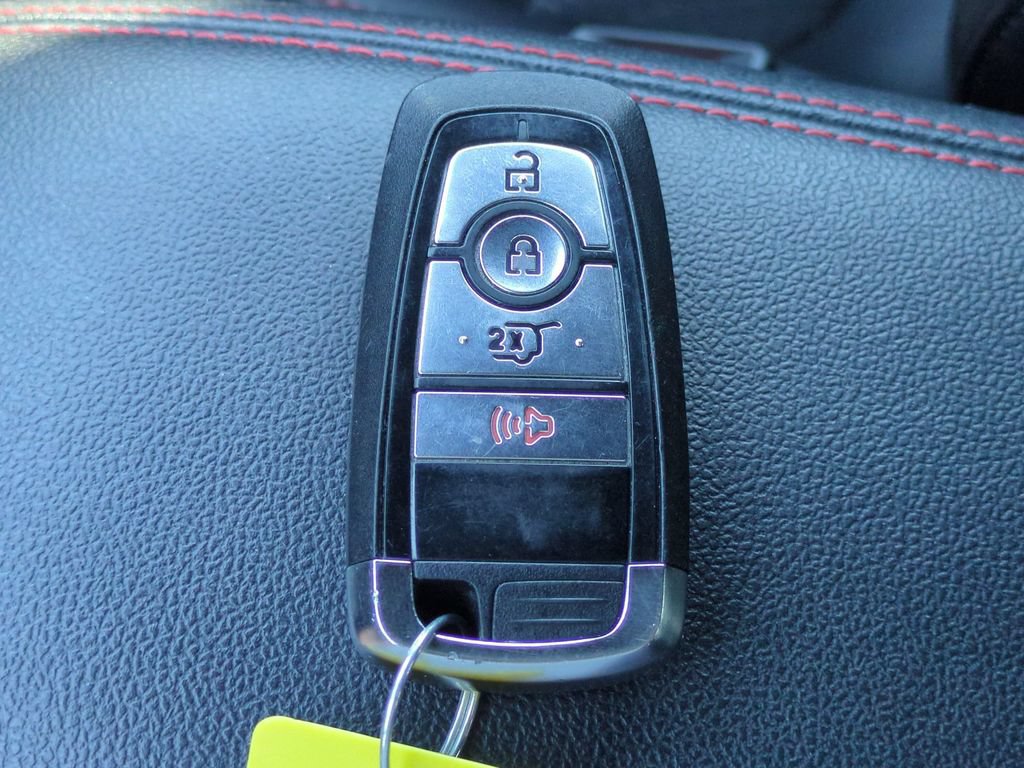 Certified 2025 Ford Escape ST-Line FWD image 30