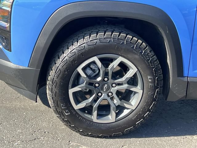 Used 2025 Chevrolet Equinox ACTIV w/ Safety and Technology Package AWD/4WD image 10