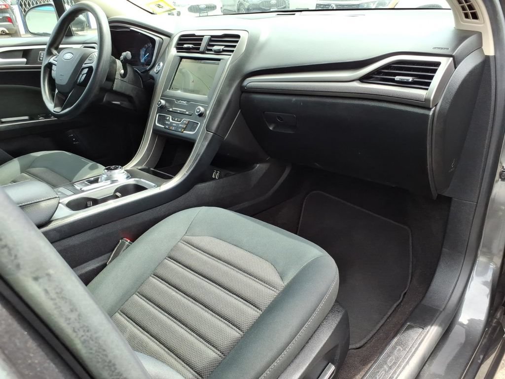 Certified 2019 Ford Fusion SE FWD image 7