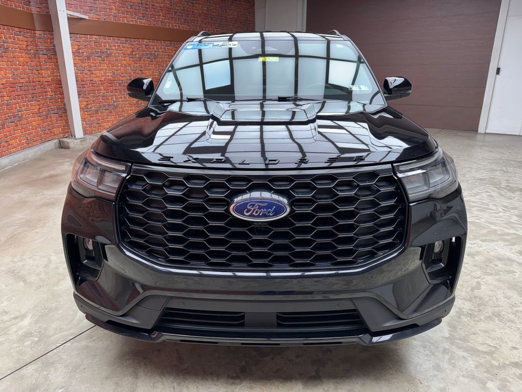 Certified 2025 Ford Explorer ST-Line AWD/4WD image 10