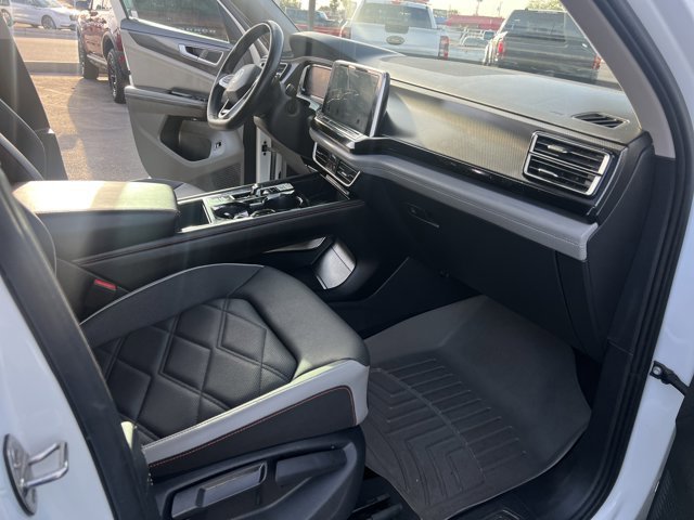 Used 2024 Volkswagen Atlas Peak Edition SE AWD/4WD image 15