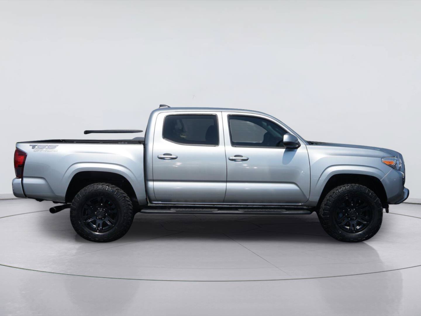Used 2022 Toyota Tacoma SR AWD/4WD image 5