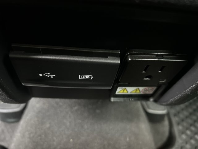 Used 2019 Jeep Cherokee Trailhawk AWD/4WD image 19
