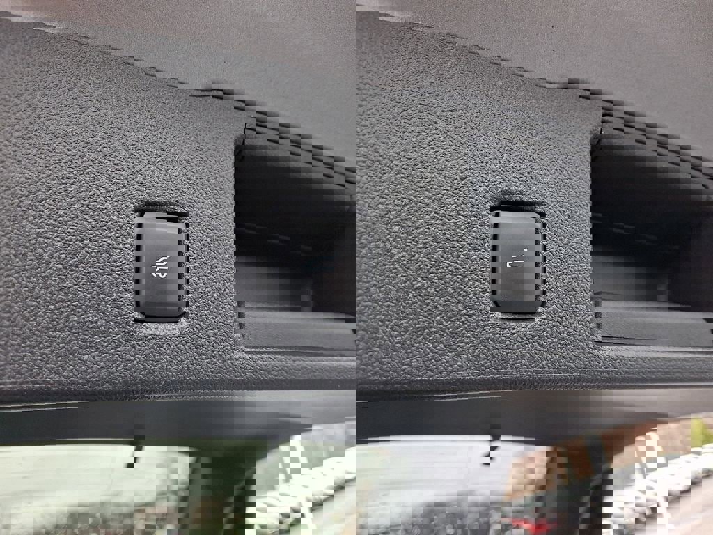 Certified 2022 Ford Escape SEL image 31