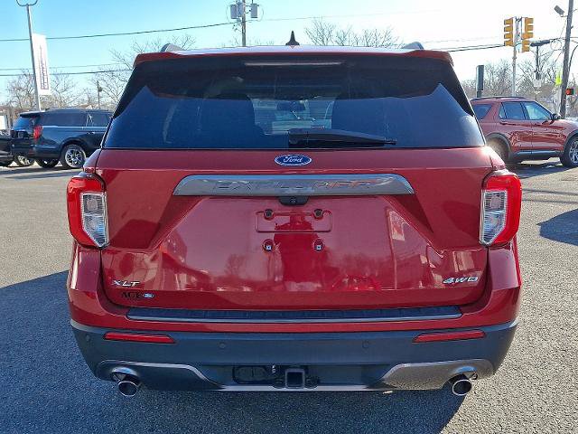 Certified 2022 Ford Explorer XLT w/ Equipment Group 202A image 3