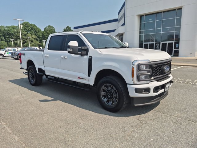 Certified 2023 Ford F350 4x4 Crew Cab Super Duty image 2