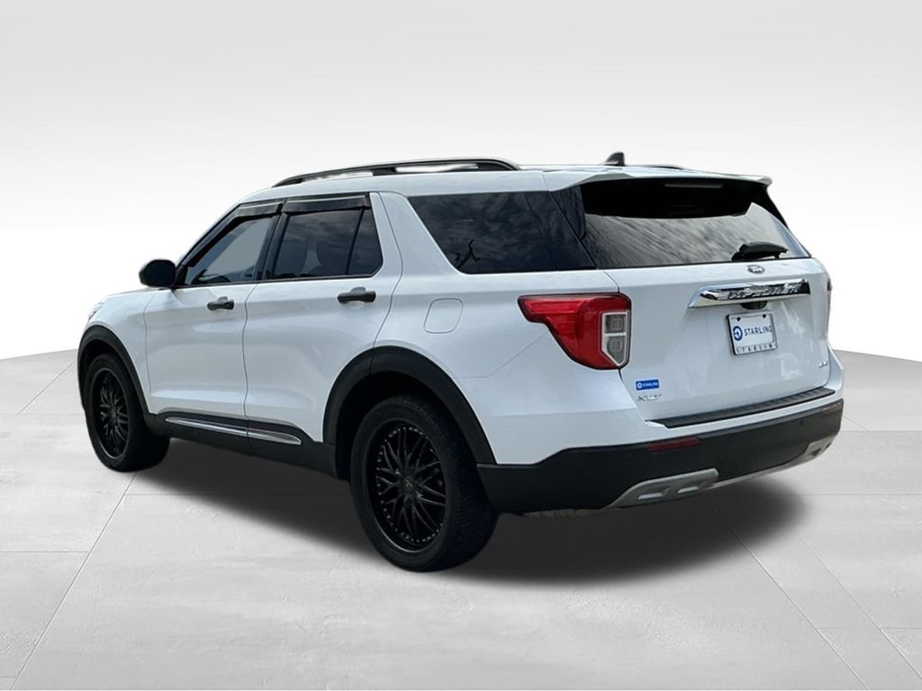 Certified 2023 Ford Explorer XLT w/ Equipment Group 202A AWD/4WD image 3