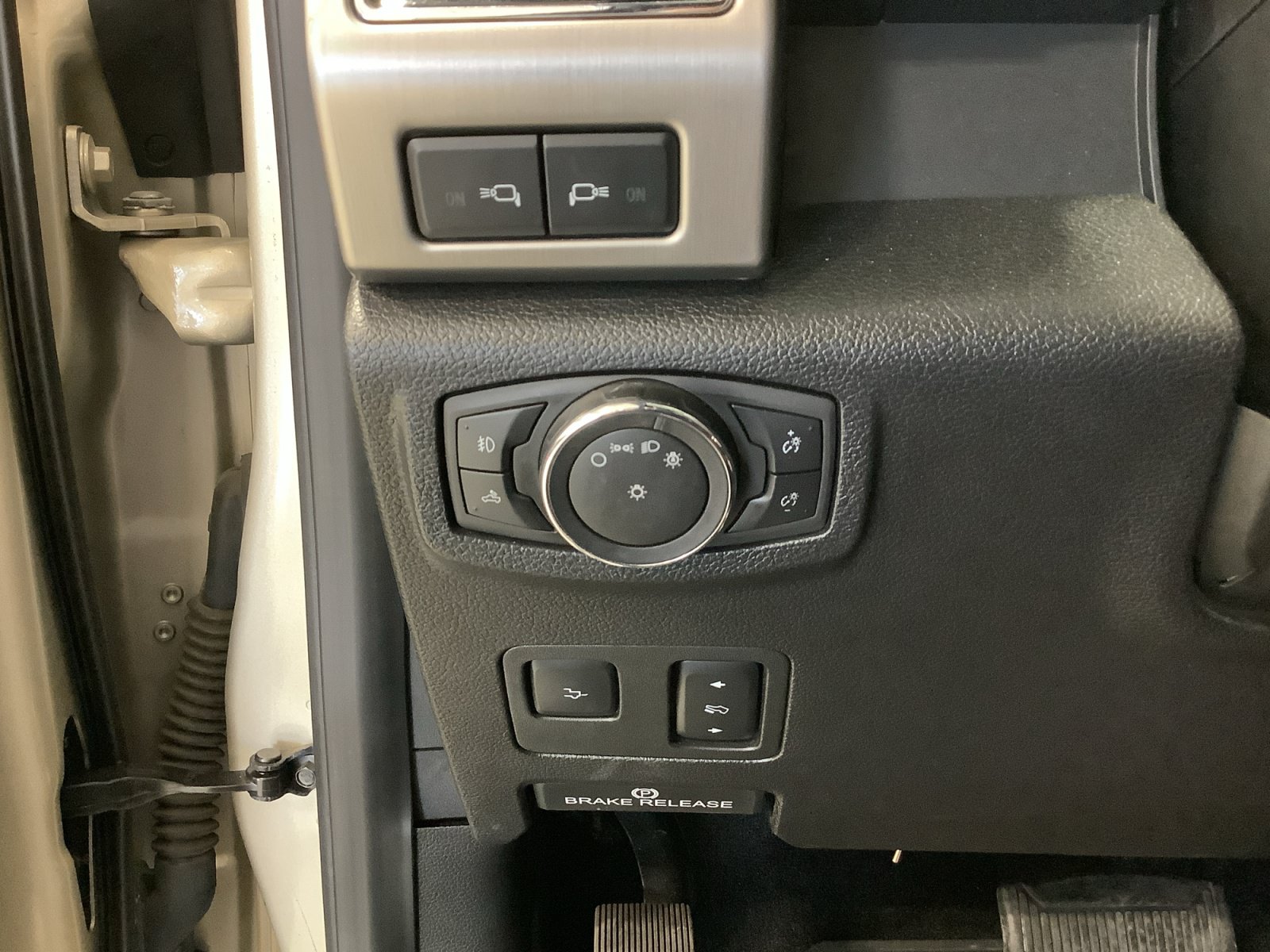 Certified 2018 Ford F250 Platinum w/ Platinum Ultimate Package AWD/4WD image 20