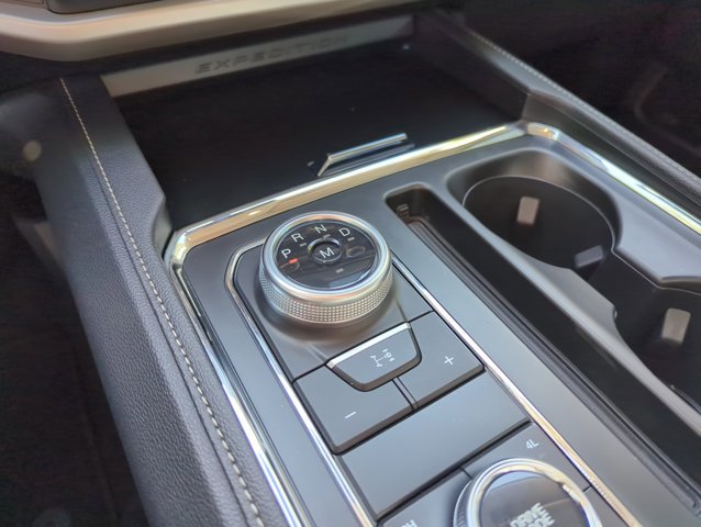 Certified 2024 Ford Expedition Max XLT image 11