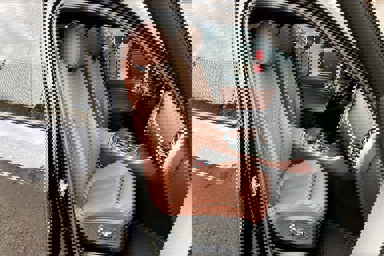 Used 2022 BMW X5 sDrive40i w/ M Sport Package image 13