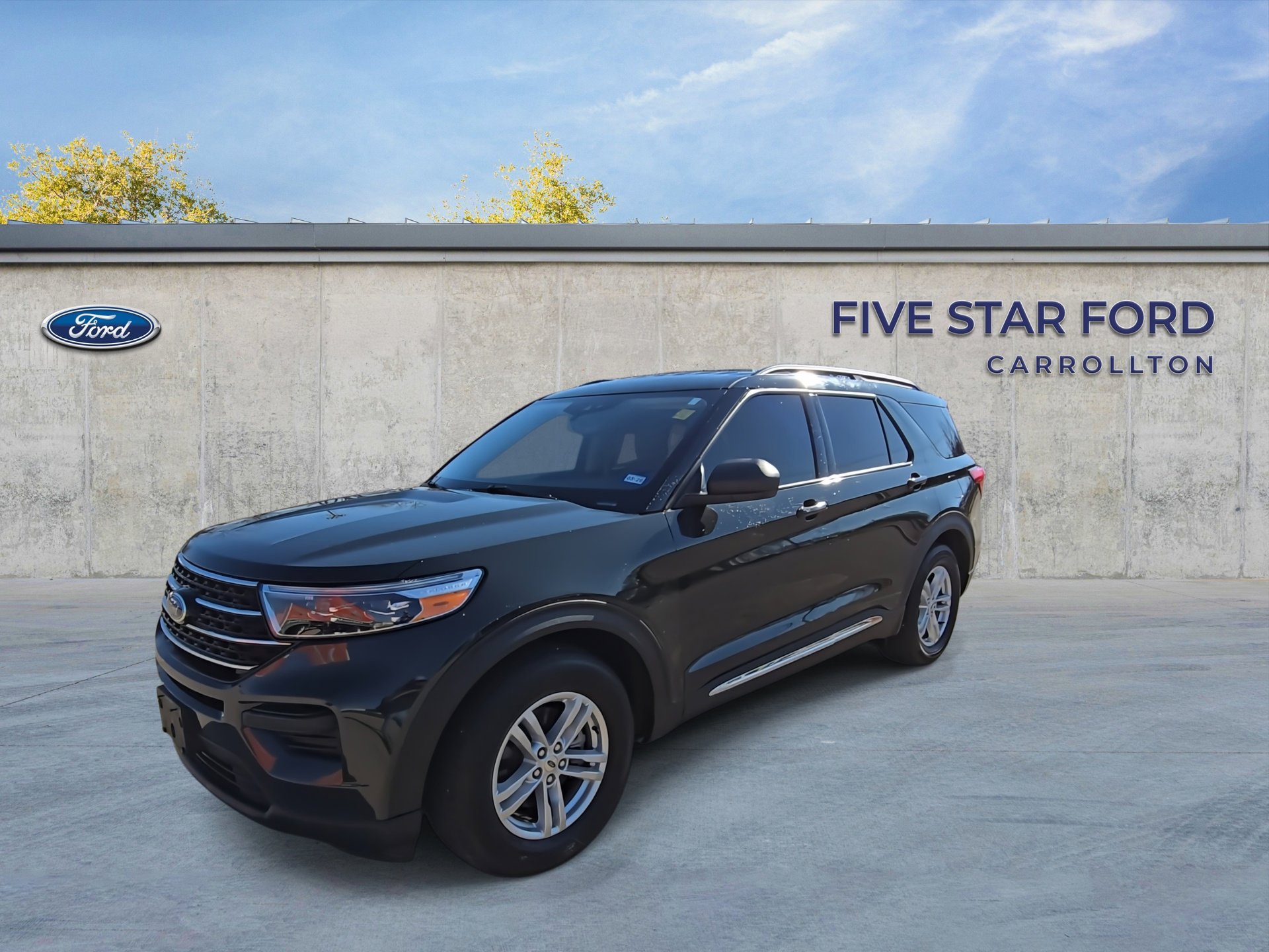 Certified 2023 Ford Explorer XLT image 4