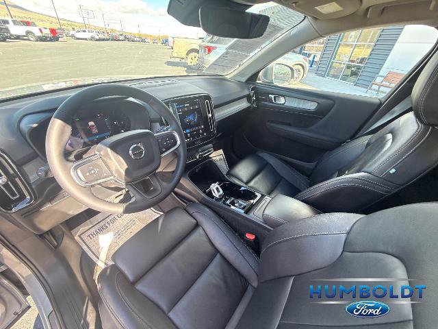 Used 2024 Volvo XC40 B5 Ultimate w/ Protection Package Premier image 13