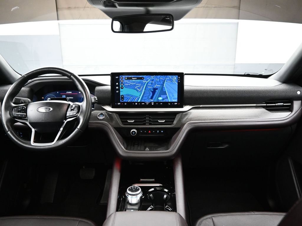 Certified 2025 Ford Explorer Platinum w/ Ultimate Package image 27