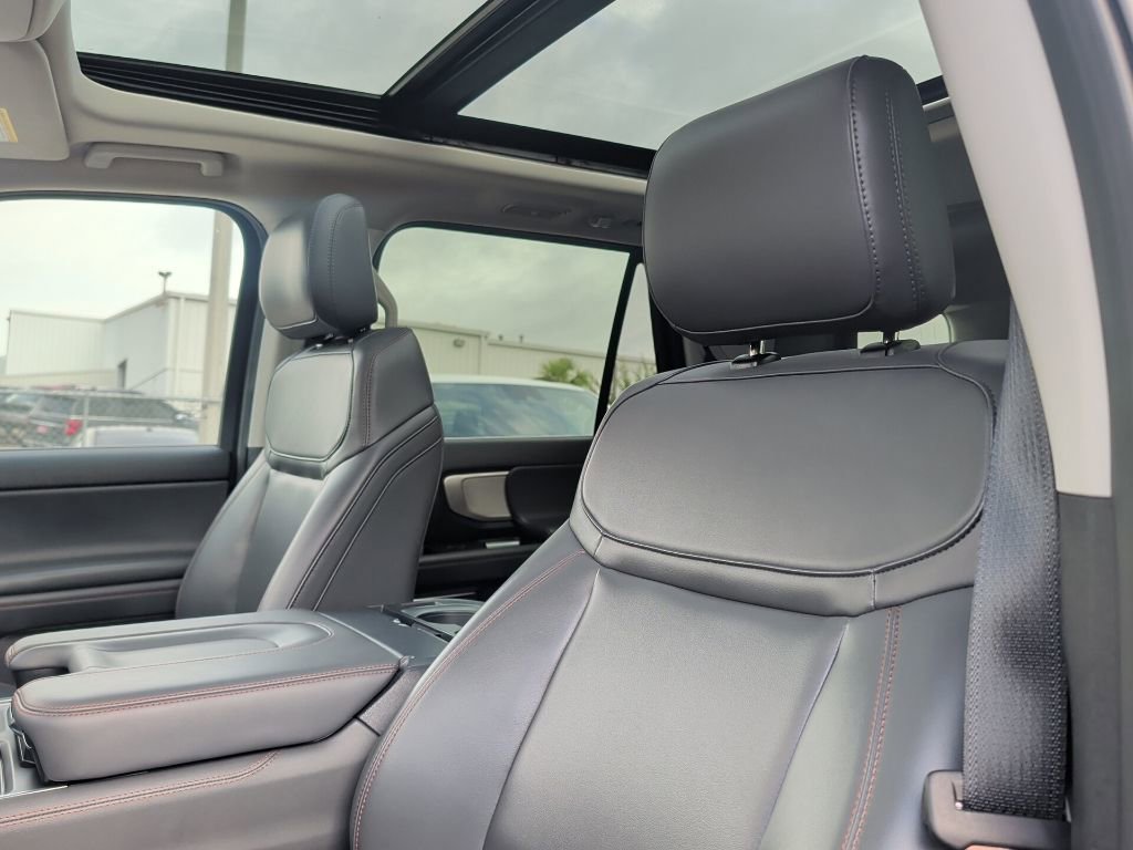 Certified 2025 Ford Expedition Active RWD image 9