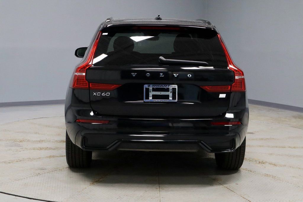 Used 2024 Volvo XC60 T8 Core image 4