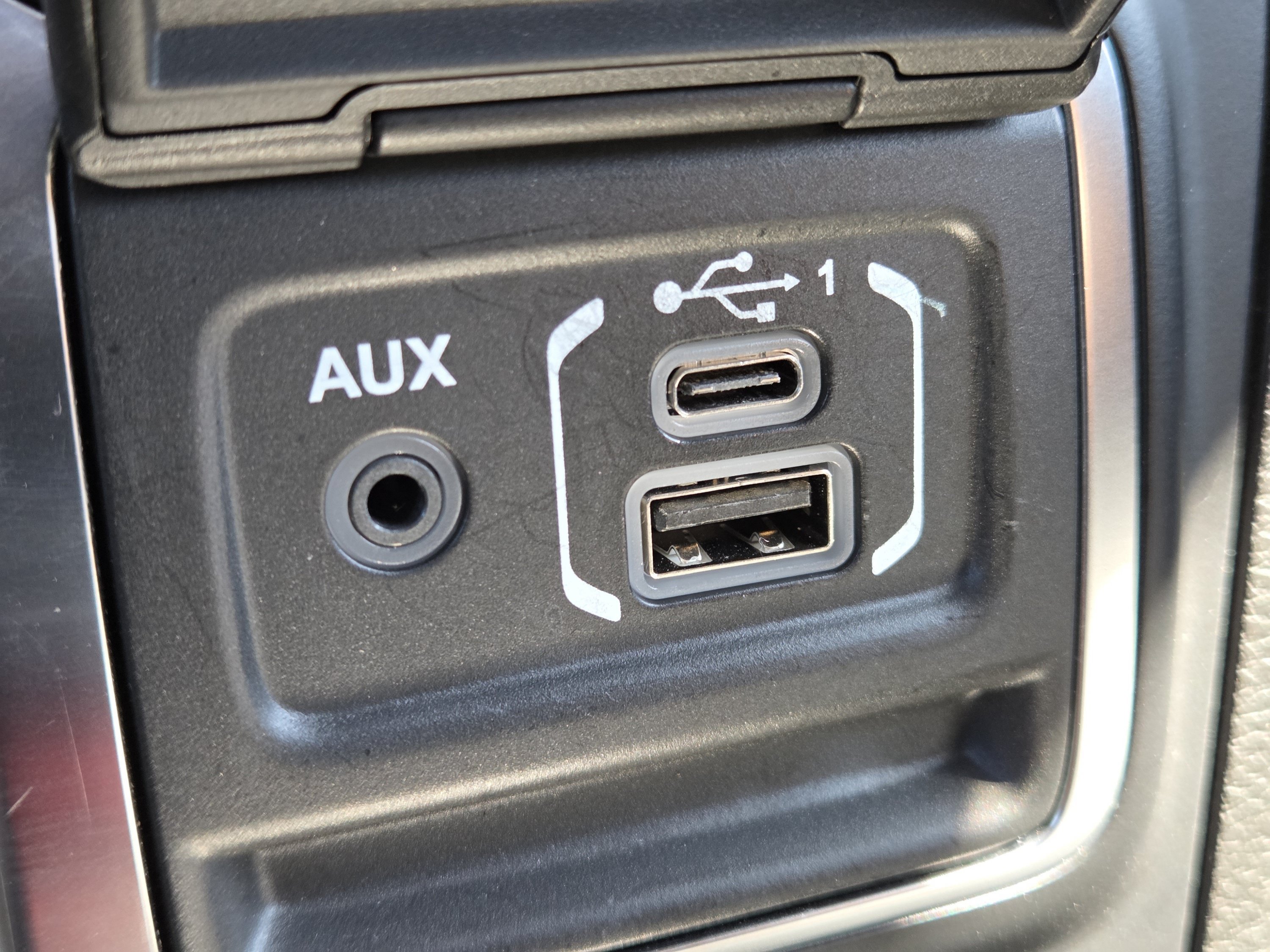 Used 2022 Jeep Gladiator Overland w/ Popular Equipment Package AWD/4WD image 16