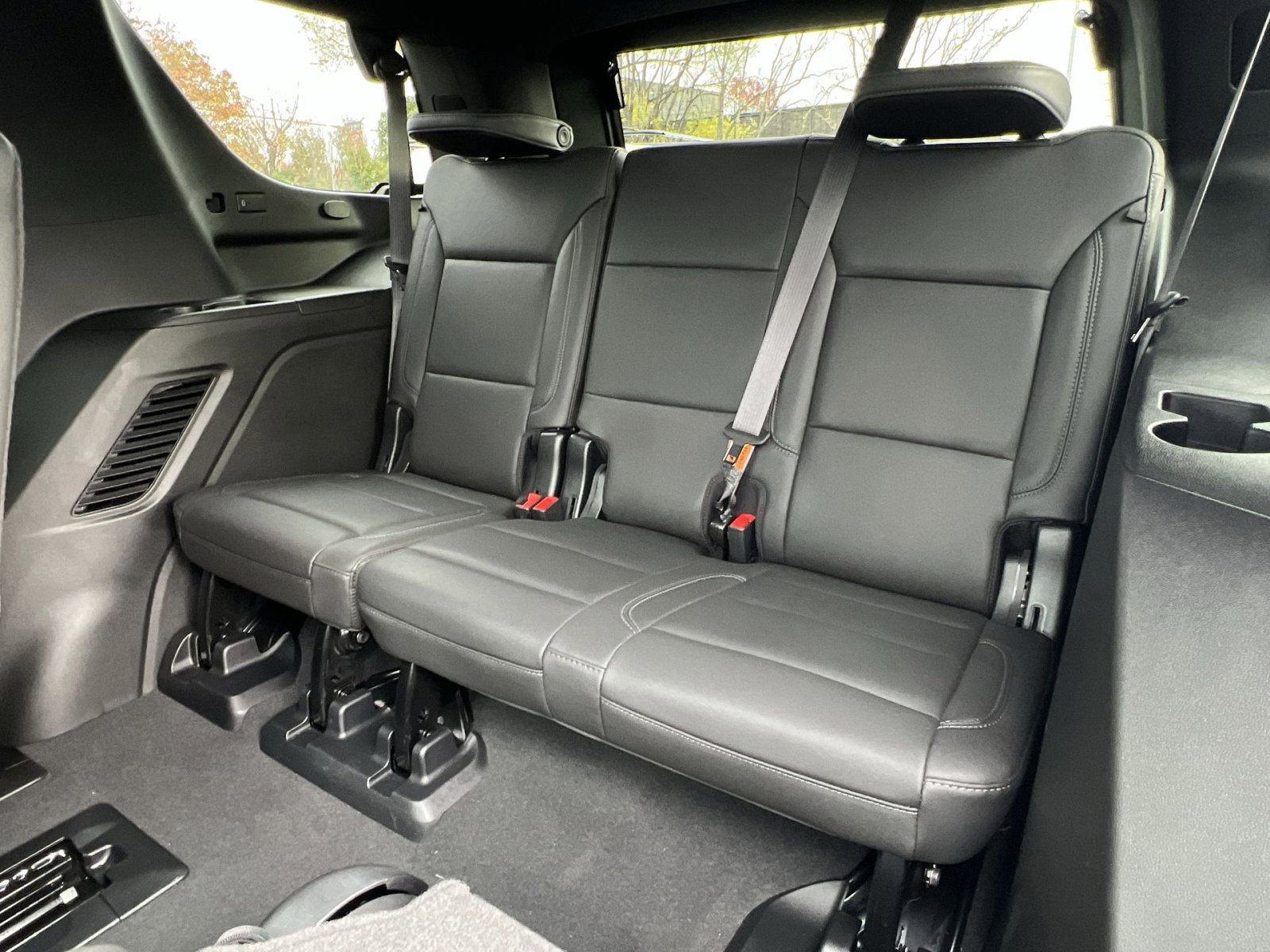 Used 2023 Chevrolet Tahoe Z71 w/ Luxury Package image 25