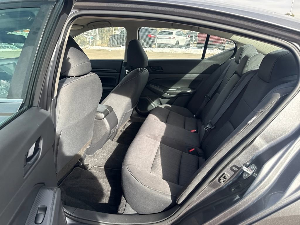 Used 2024 Nissan Altima 2.5 SV image 19