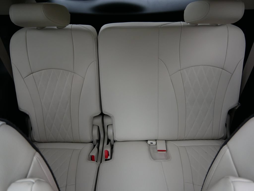 Used 2024 Buick Enclave Avenir w/ Avenir Technology Package AWD/4WD image 15