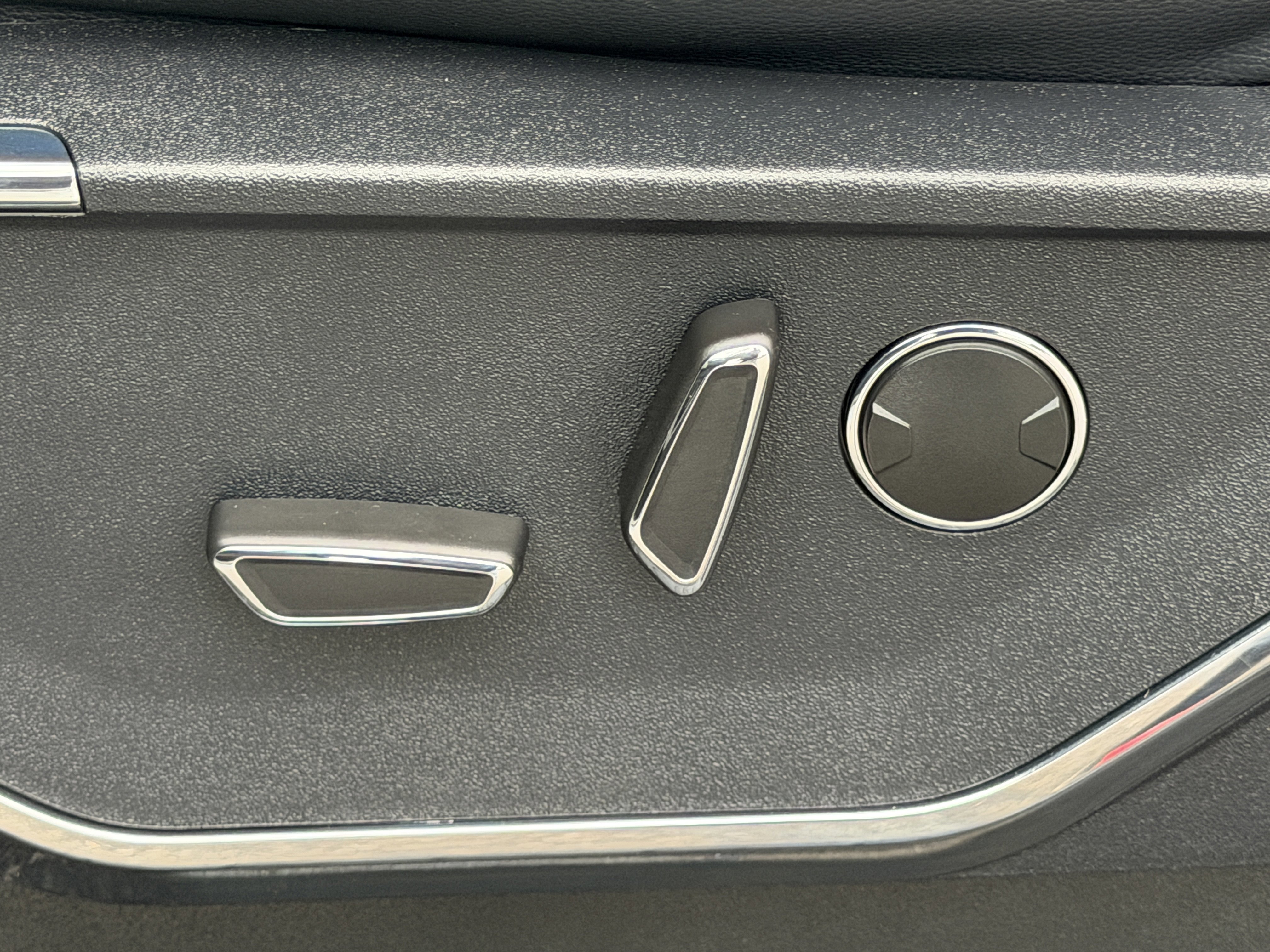 Certified 2022 Ford F150 Lariat w/ Equipment Group 502A High image 14