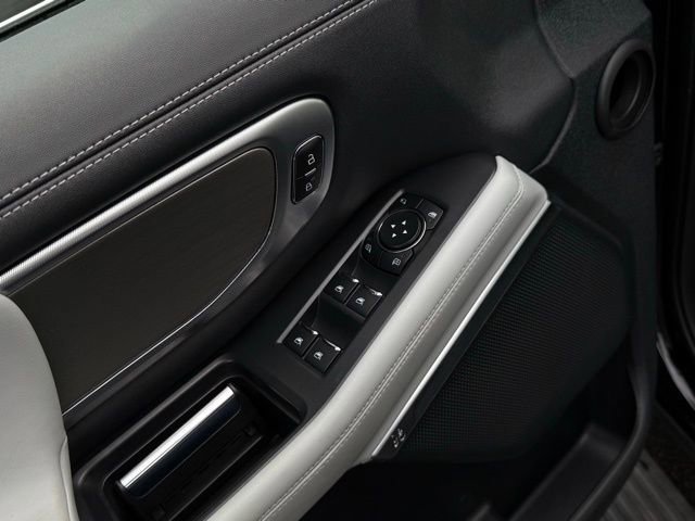 Certified 2025 Ford Expedition Platinum image 32