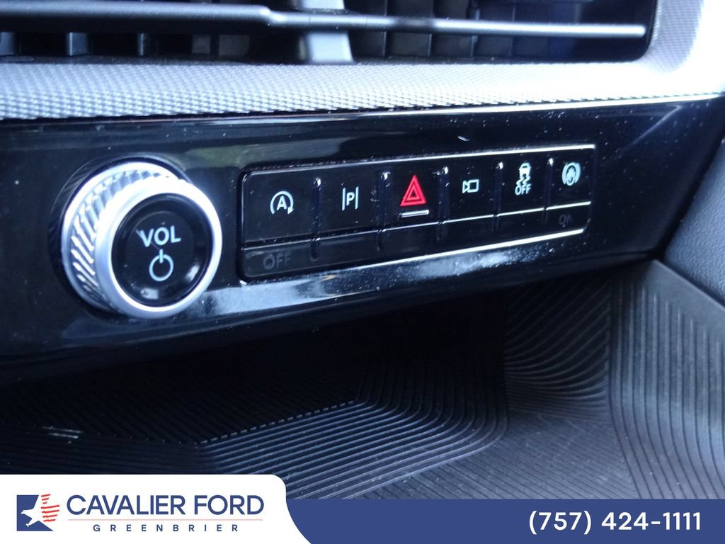 Certified 2025 Ford Explorer ST-Line AWD/4WD image 32