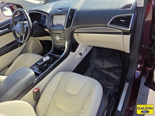 Certified 2019 Ford Edge Titanium w/ Equipment Group 301A FWD image 17