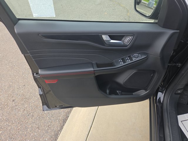 Certified 2025 Ford Escape ST-Line AWD/4WD image 11