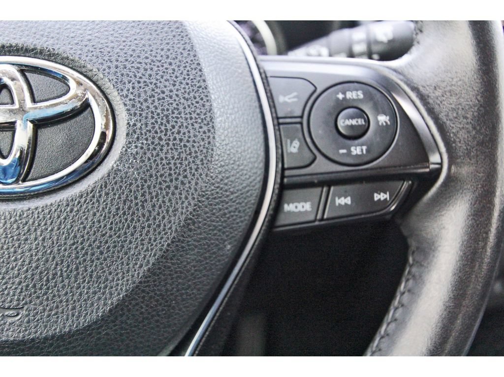Used 2021 Toyota RAV4 XLE Premium FWD image 19