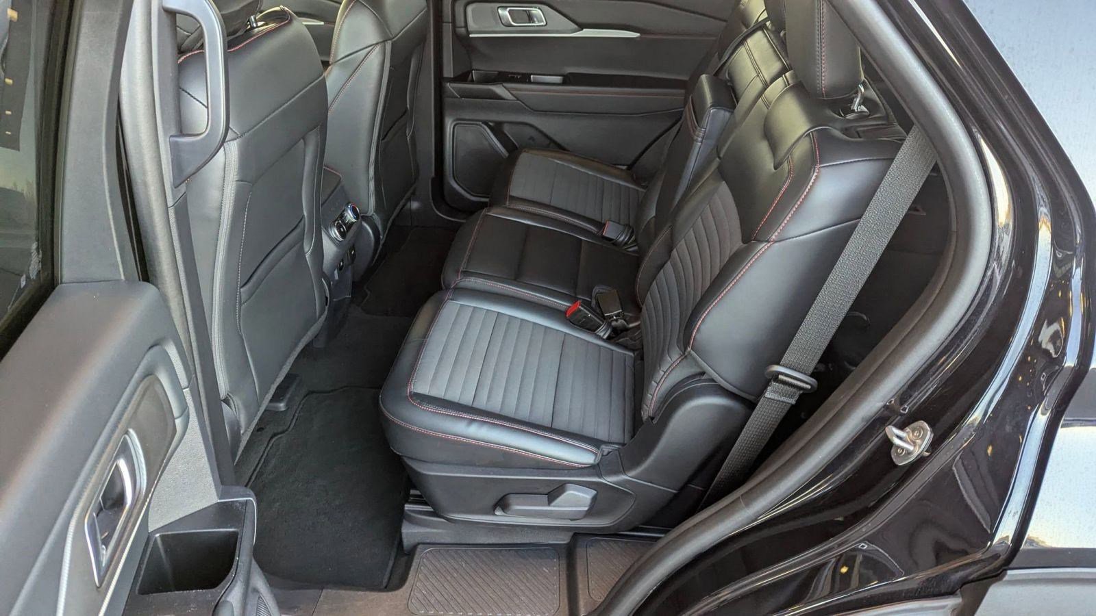 Certified 2025 Ford Explorer ST-Line w/ ST-Line Street Pack image 14