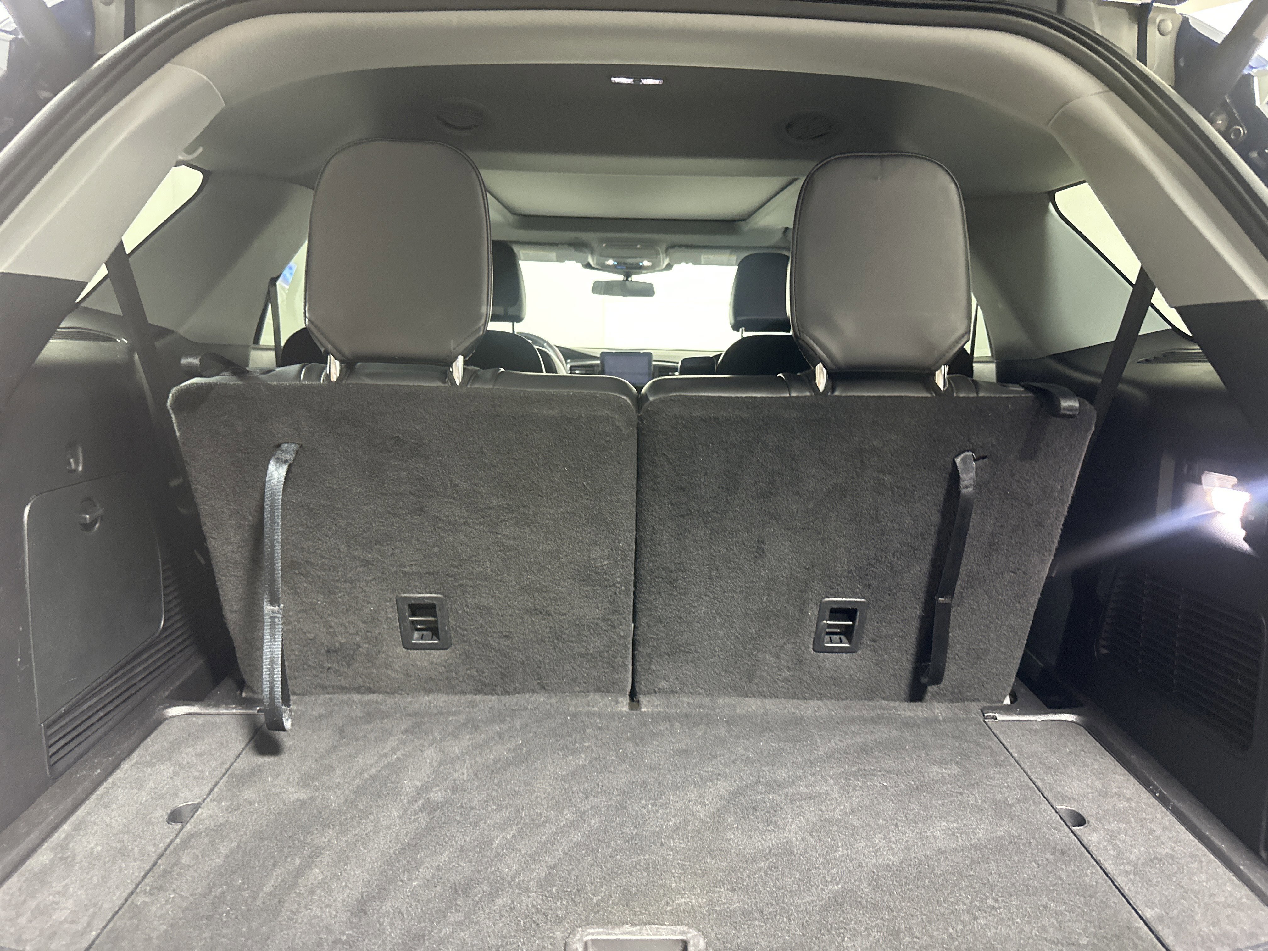 Certified 2021 Ford Explorer XLT w/ Equipment Group 202A image 25