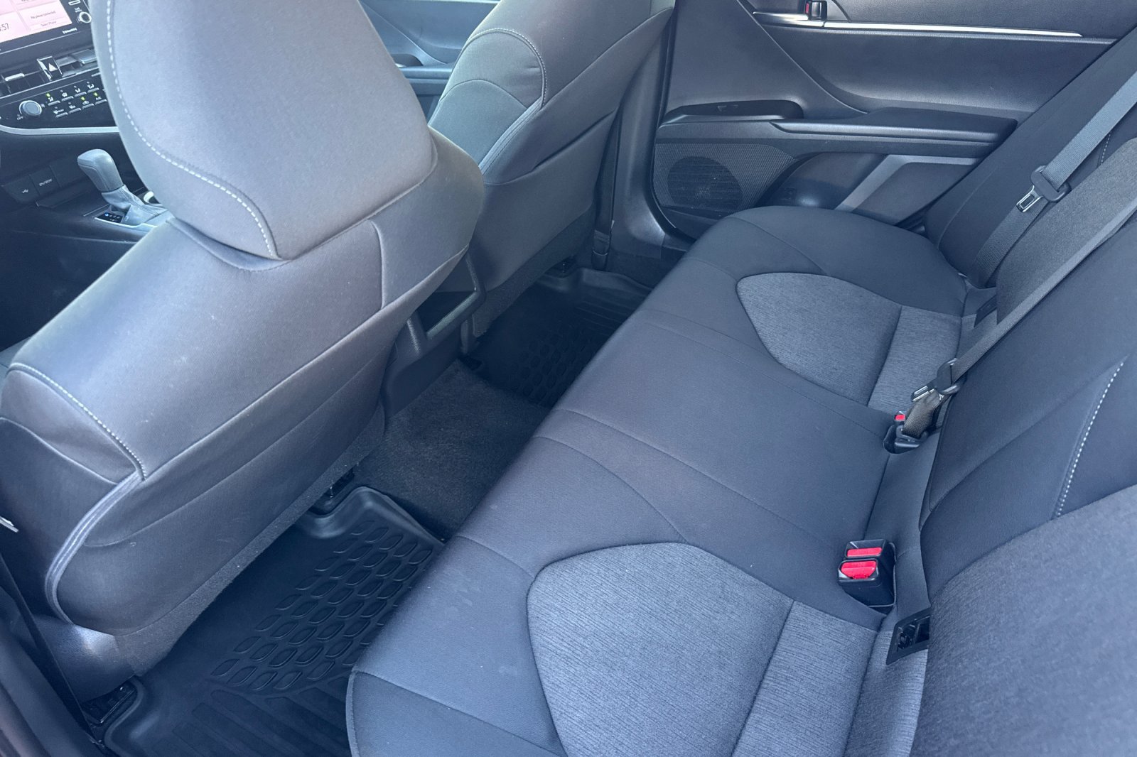 Used 2021 Toyota Camry LE w/ Convenience Package FWD image 14