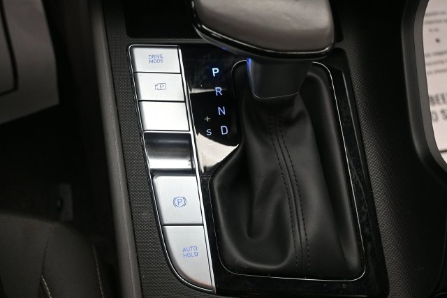 Used 2025 Hyundai Elantra SEL FWD image 14