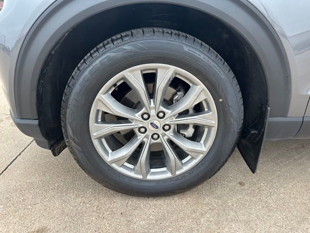 Certified 2023 Ford Explorer XLT w/ Equipment Group 202A AWD/4WD image 8