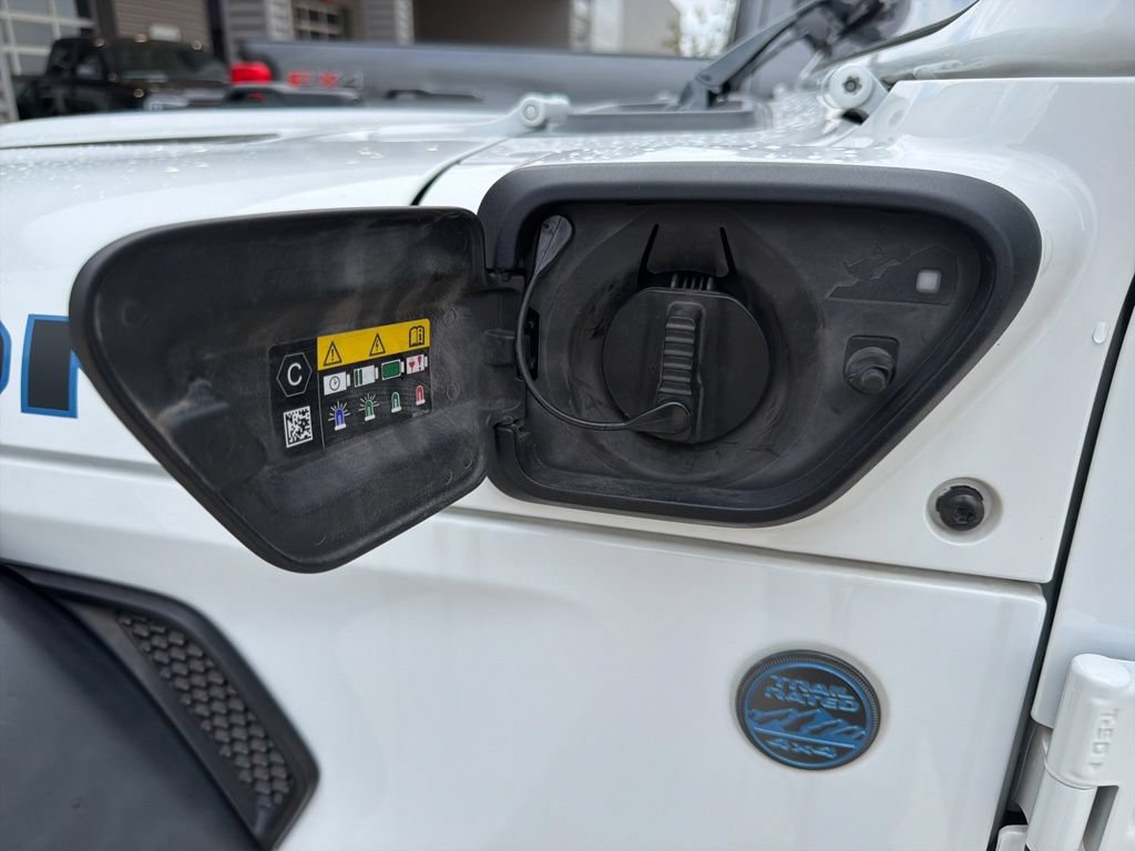 Used 2022 Jeep Wrangler Unlimited Rubicon 4xe w/ Cold Weather Group AWD/4WD image 51