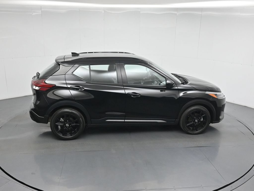 Used 2023 Nissan Kicks SR w/ SR Premium Package FWD image 53