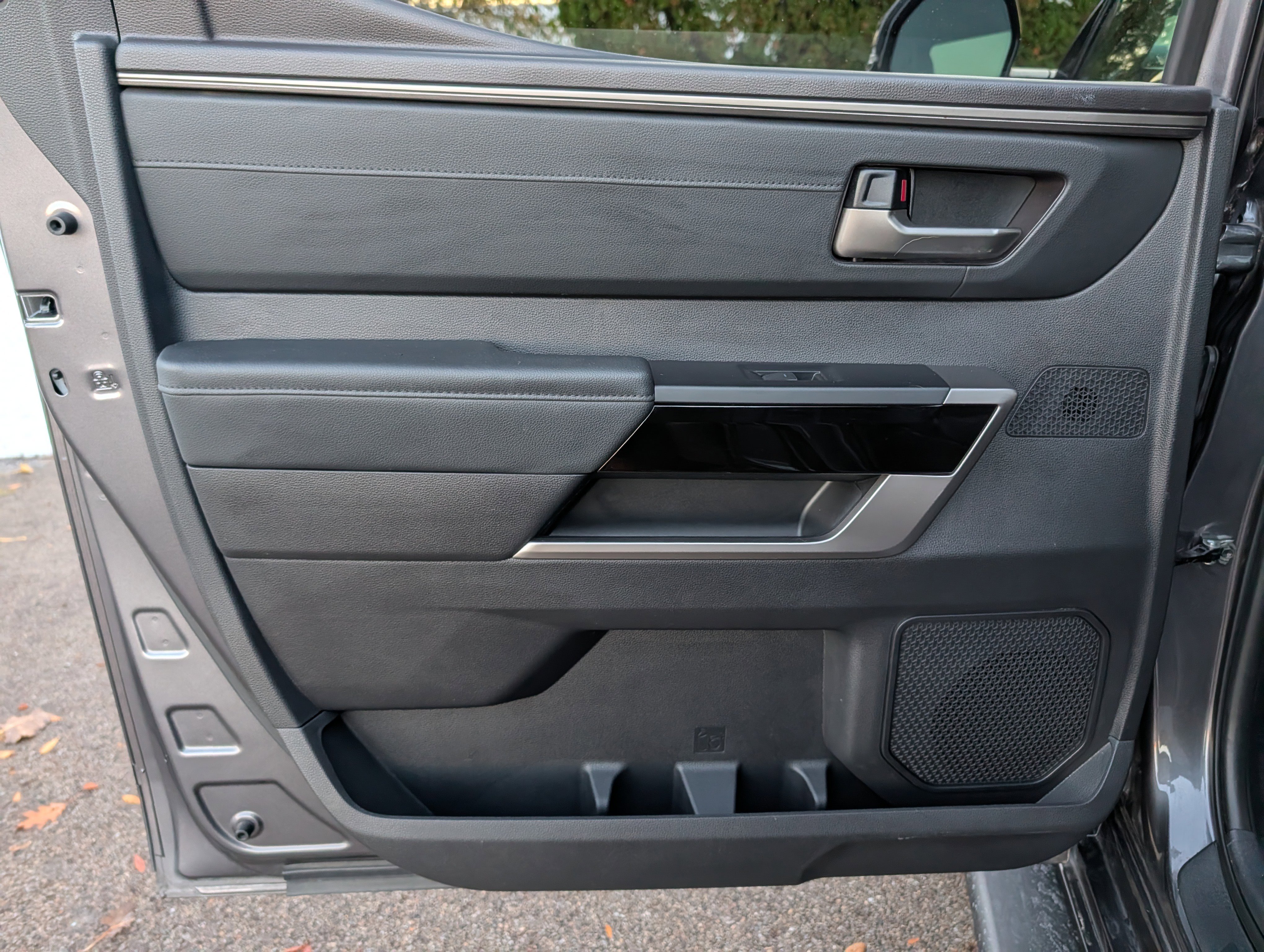 Used 2023 Toyota Tundra Limited image 28