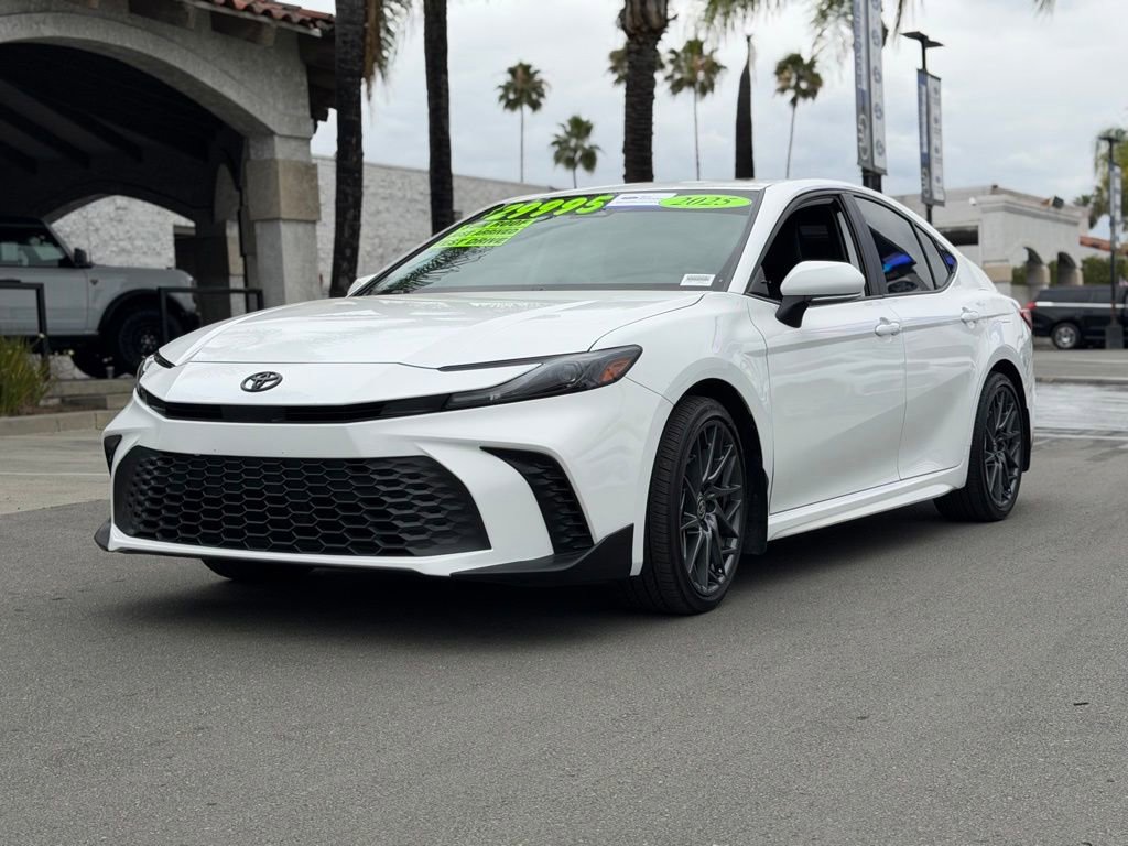 Used 2025 Toyota Camry SE w/ Convenience Package FWD image 6
