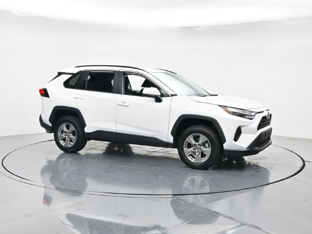 Used 2024 Toyota RAV4 XLE FWD image 3