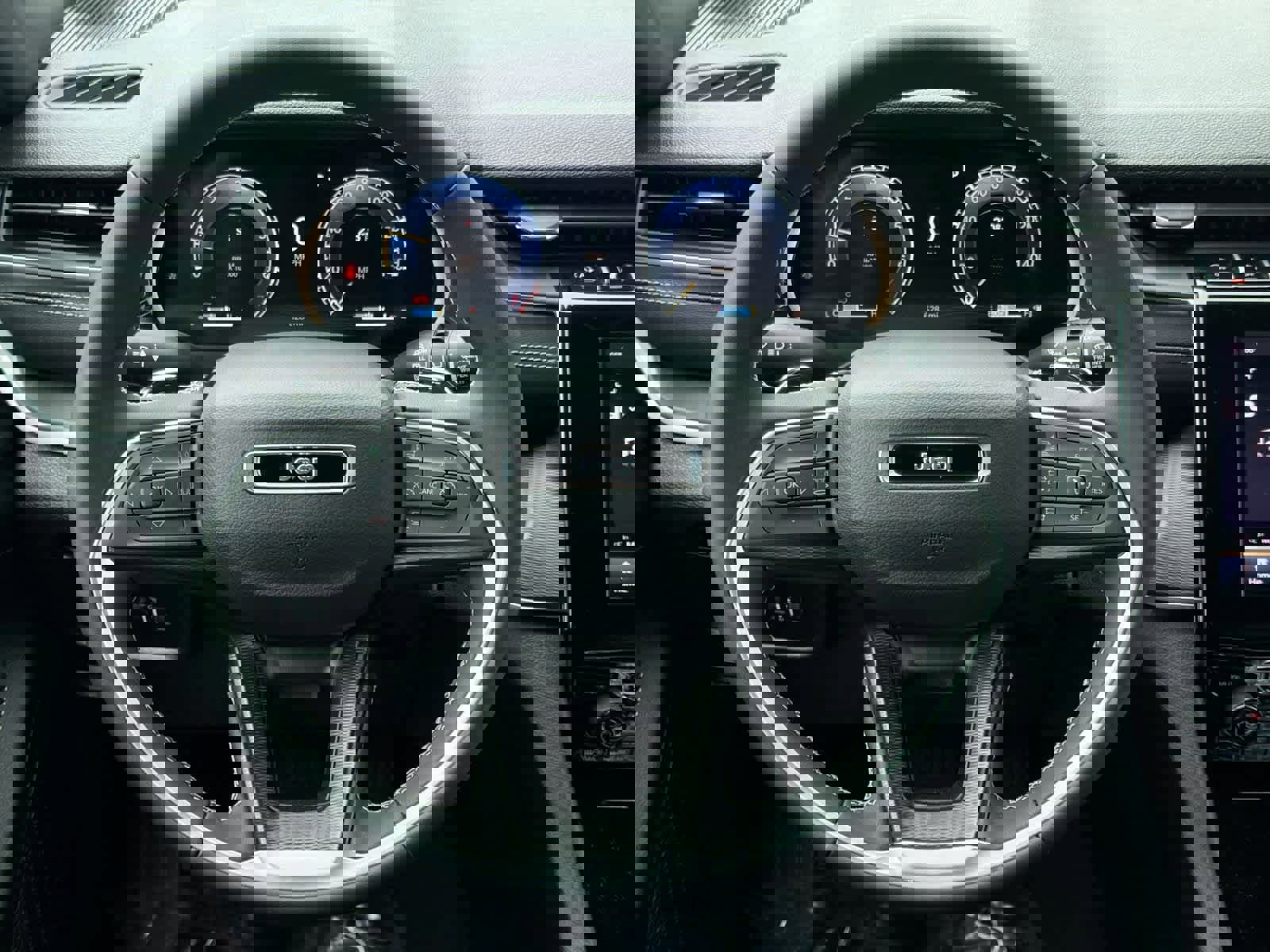 Used 2025 Jeep Grand Cherokee Laredo X image 25