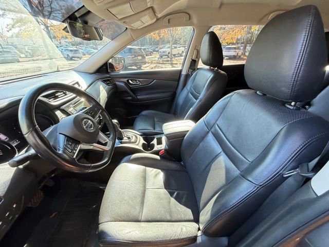 Used 2019 Nissan Rogue SV w/ Premium Package image 18