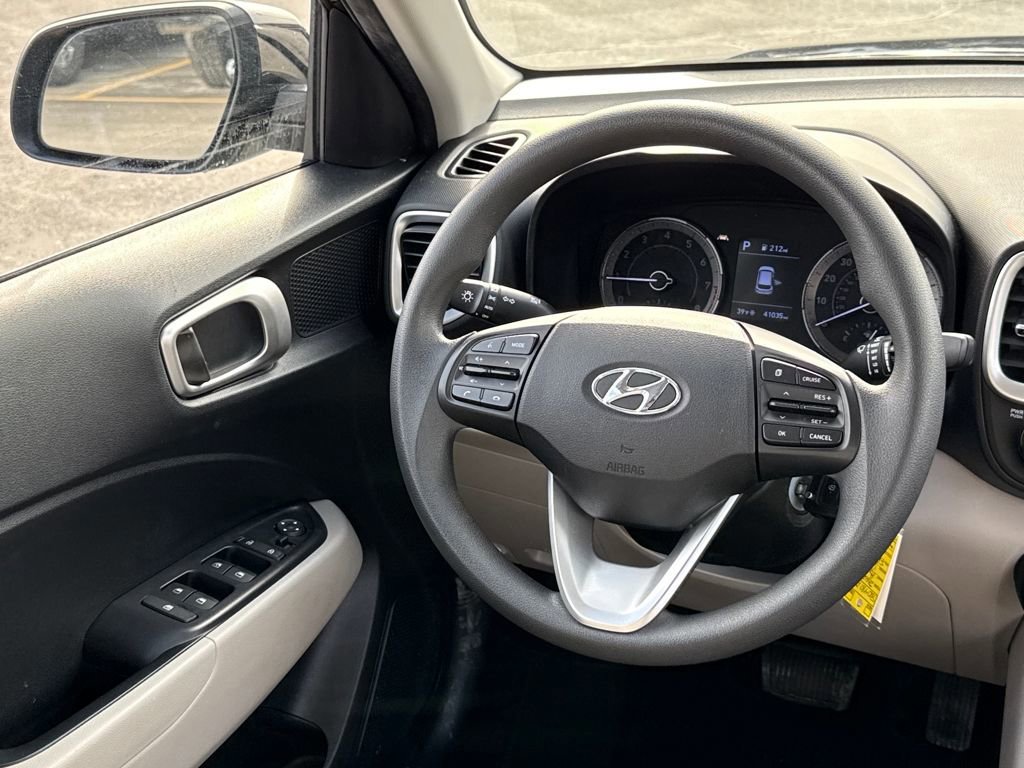 Used 2020 Hyundai Venue SEL image 13