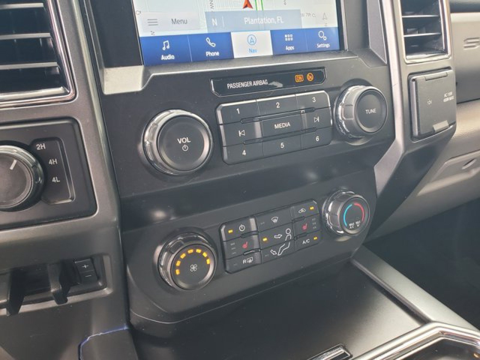 Certified 2021 Ford F250 XLT w/ XLT Premium Package AWD/4WD image 23